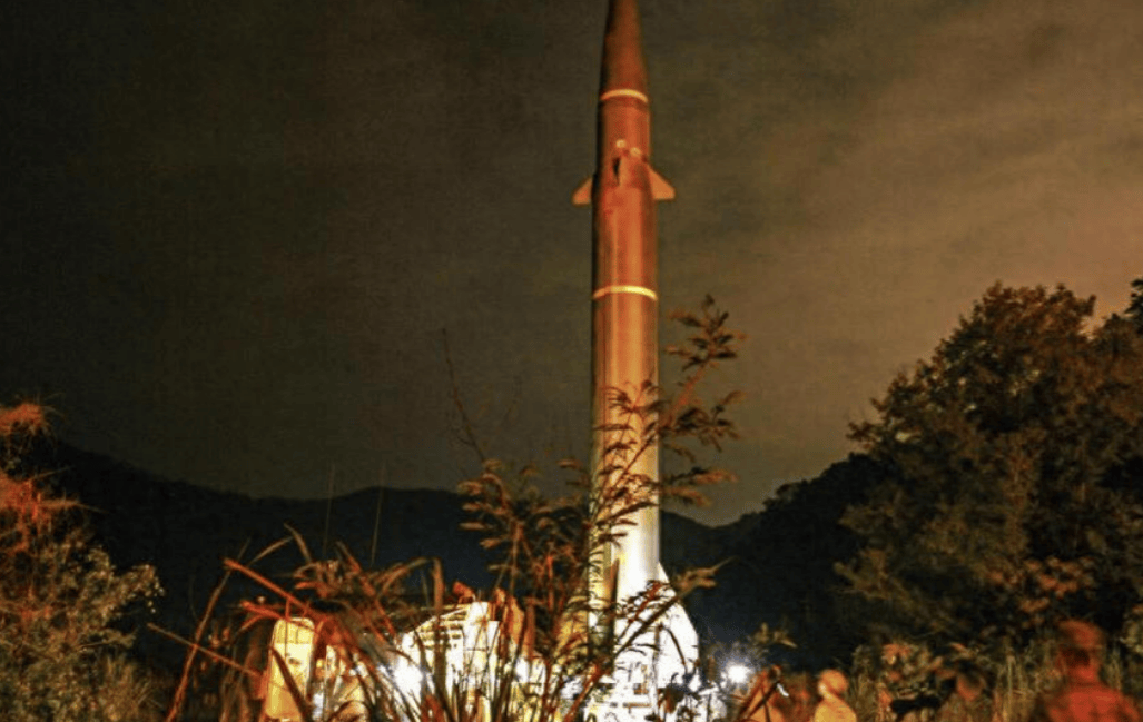 中方发“掉脑袋”警告后<strong></p>
<p>美国股票</strong>,美媒提醒日方,敢走错半步,或遭中国导弹雨包围