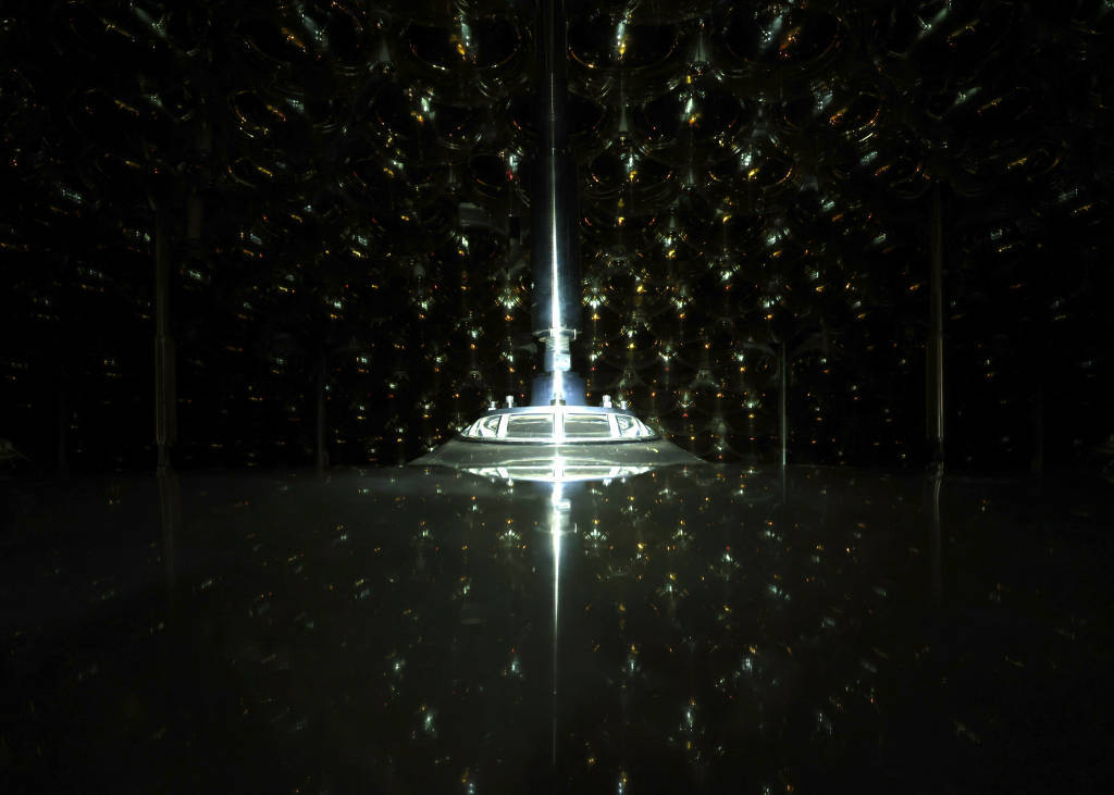 镜头内外｜地下700米<strong></p>
<p>中恒电气股票</strong>，国之重器捕捉“幽灵粒子”