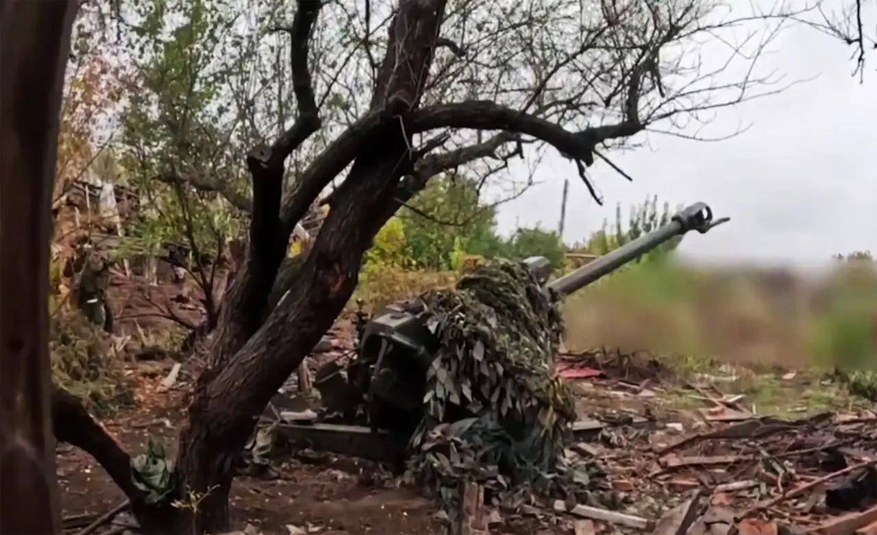 破城就是死路<strong></p>
<p>长安汽车股票</strong>，泽连斯基拼命了，连炸12小时，否认红军城上督战队