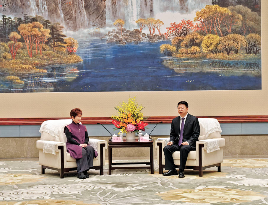 金灿荣:高市早苗想引进核武器<strong></p>
<p>长安汽车股票</strong>,我们要不要加速祖国统一?