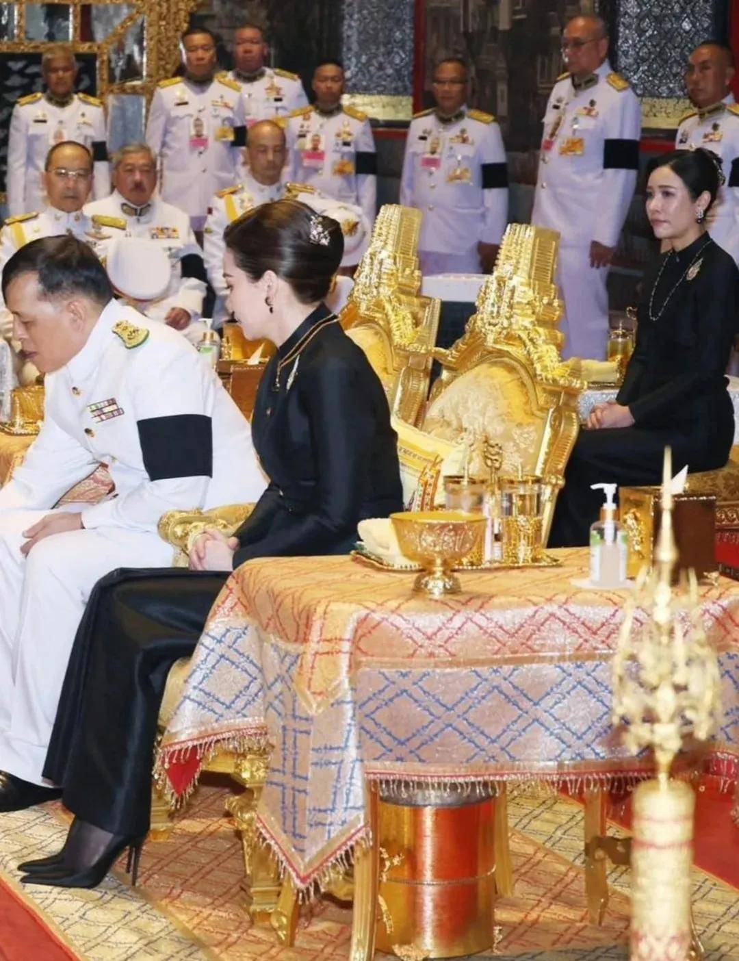 泰国王后访华“穿搭九宫格”出圈<strong></p>
<p>长安汽车股票</strong>，隆重珠宝展现用心诚意