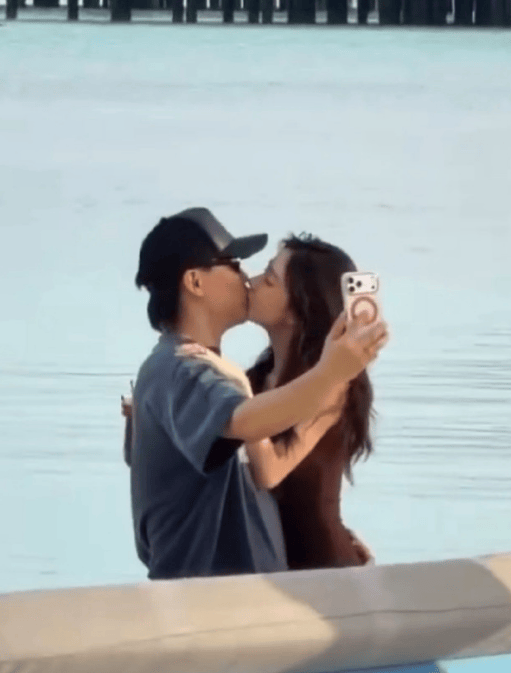 考古|胡彦斌易梦玲恋情曝光！相差16岁横跨歌手网红领域<strong></p>
<p>长安汽车股票</strong>，25年底最让人震惊的情侣出现