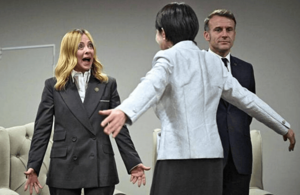 高市早苗G20上“炮轰”俄罗斯<strong></p>
<p>中国铁建股票</strong>,王毅对她换了称呼,3国当场力挺中国!