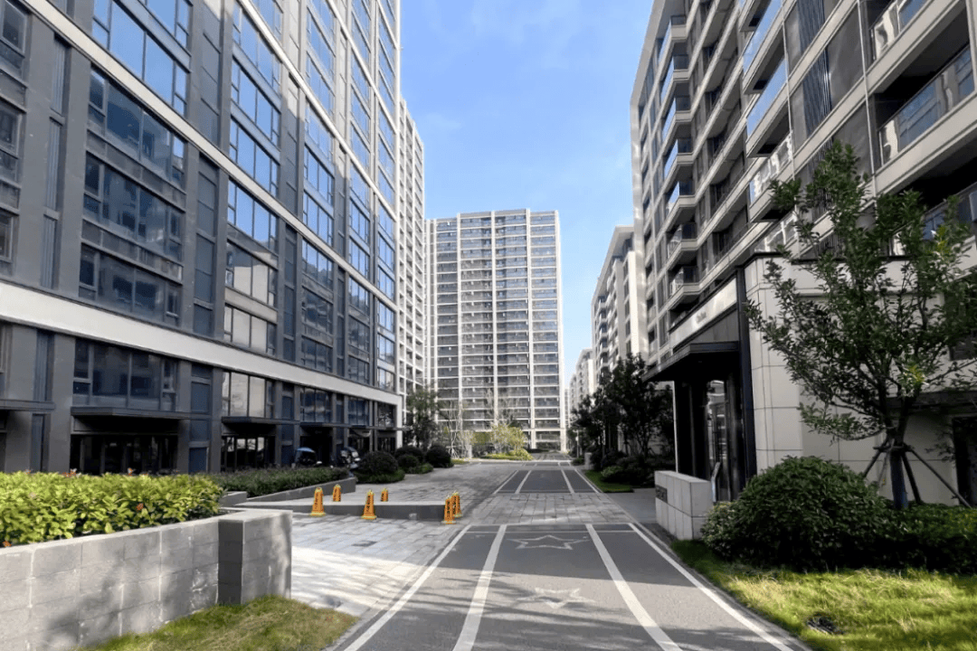 中国矿业大学南湖校区2.93亿买490套房做学生宿舍<strong></p>
<p>中国铁建股票</strong>?学校及开发商回应