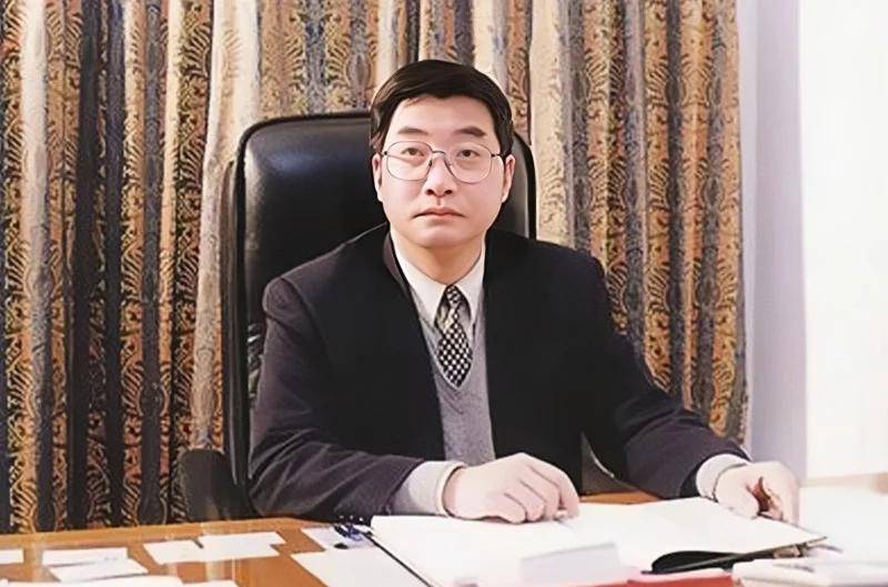 南通文峰“70后”女副总被留置！去年年薪超百万<strong></p>
<p>中国铁建股票</strong>，公司前三季净利大跌75%