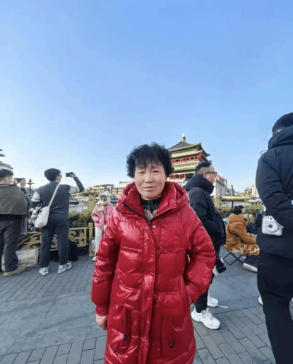 丈夫残疾 农妇雨后独自抢收千斤玉米被掩埋