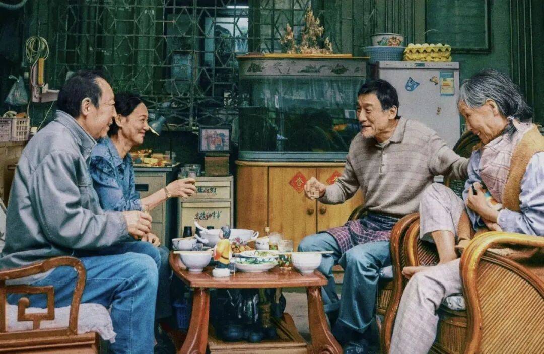 第一批丁克老后<strong></p>
<p>中国铁建股票</strong>,“伴侣能陪一程,但最后都要靠自己”