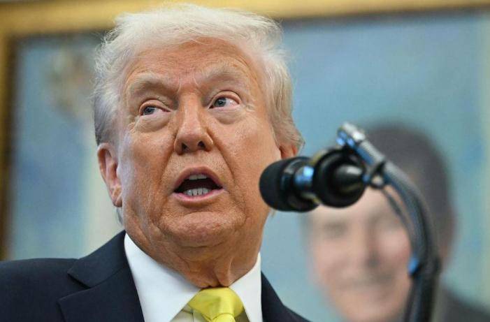 中美领导人刚通完电话<strong></p>
<p>吉利汽车股票</strong>,特朗普一个电话打到东京,要亲自跟高市早苗谈谈,不道歉不行