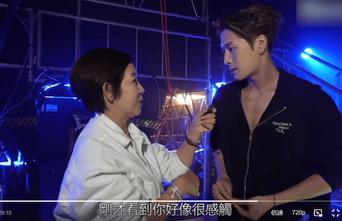 王嘉尔自曝做缩小脸部的医美:做艺人确实要做医美<strong></p>
<p>吉利汽车股票</strong>,只是别人不公开