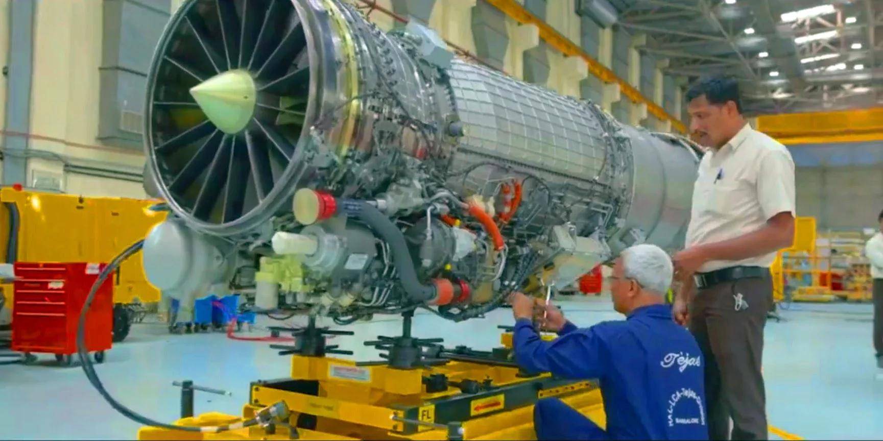 印度光辉坠机<strong></p>
<p>长虹股票</strong>,美印爆发吵架,破口大骂发动机后,美军献上加油机