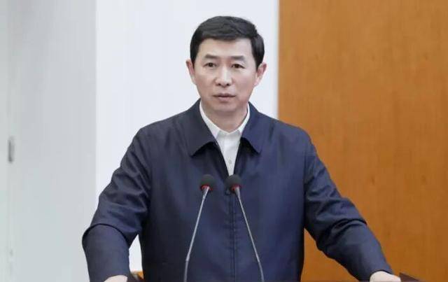 张艳丽、徐万海被查<strong></p>
<p>长虹股票</strong>，他上个月刚被免职