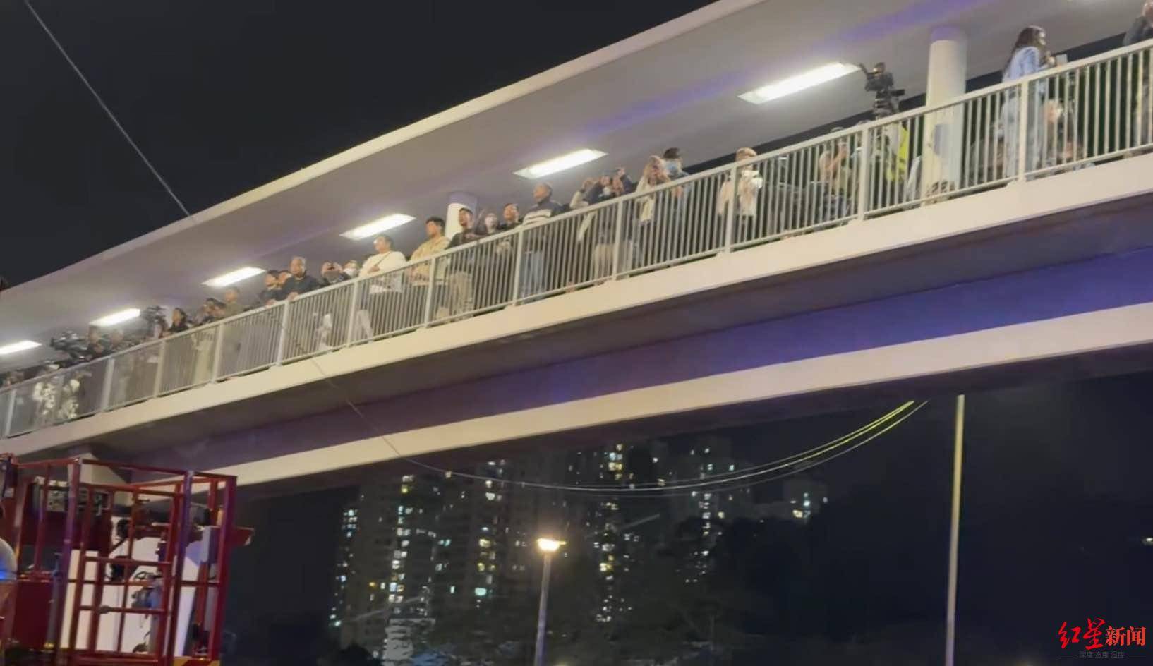 红星新闻实探香港宏福苑大火现场：警员称第一次遇到这么大火<strong></p>
<p>东北制药股票</strong>，餐厅老板自发为救援人员送餐