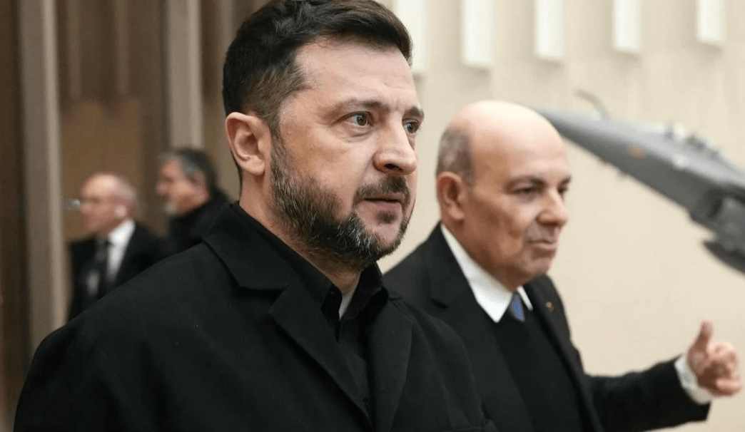 俄军宣布攻克红军城<strong></p>
<p>广晟有色股票</strong>,大批乌军尸横遍野,普京亲自视察前线:乌军这是白白送死!