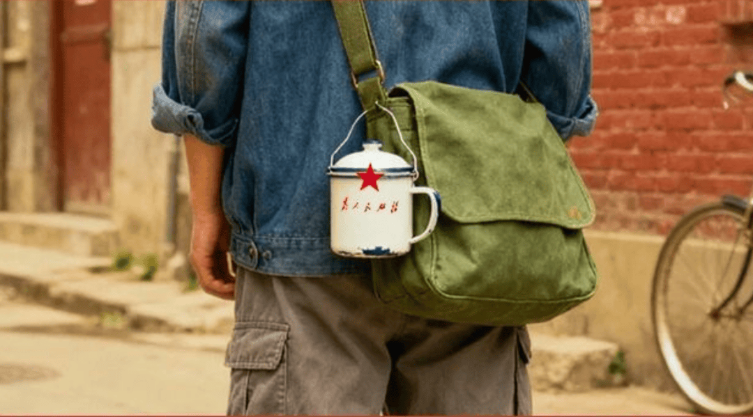 “50块帆布包配3000块包挂”<strong></p>
<p>广晟有色股票</strong>，时髦年轻人背半个身家出门