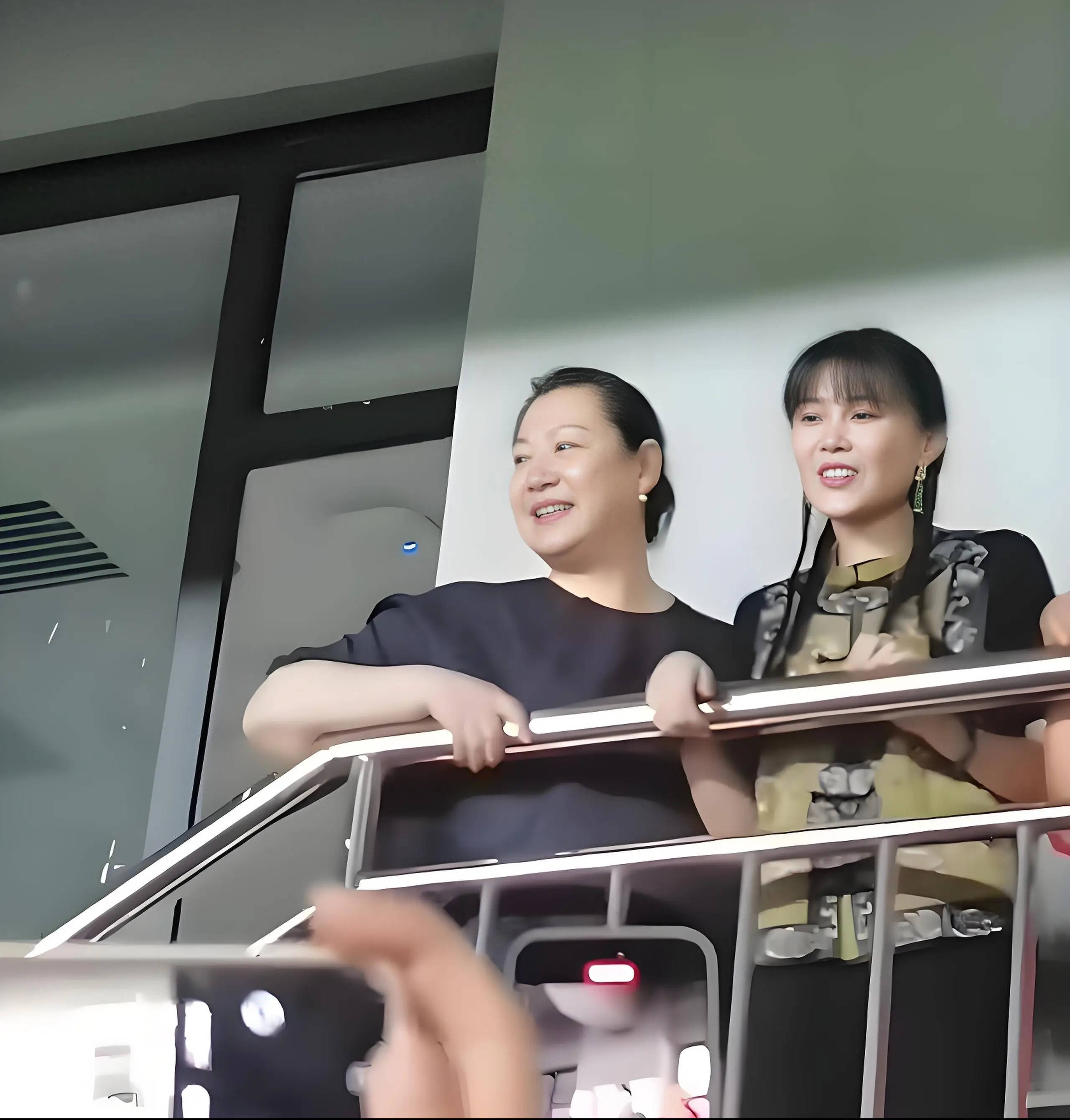 考古 | 赵本山妻子罕见公开现身<strong></p>
<p>广晟有色股票</strong>，气质优雅五官美艳，俩人爱情太感人！