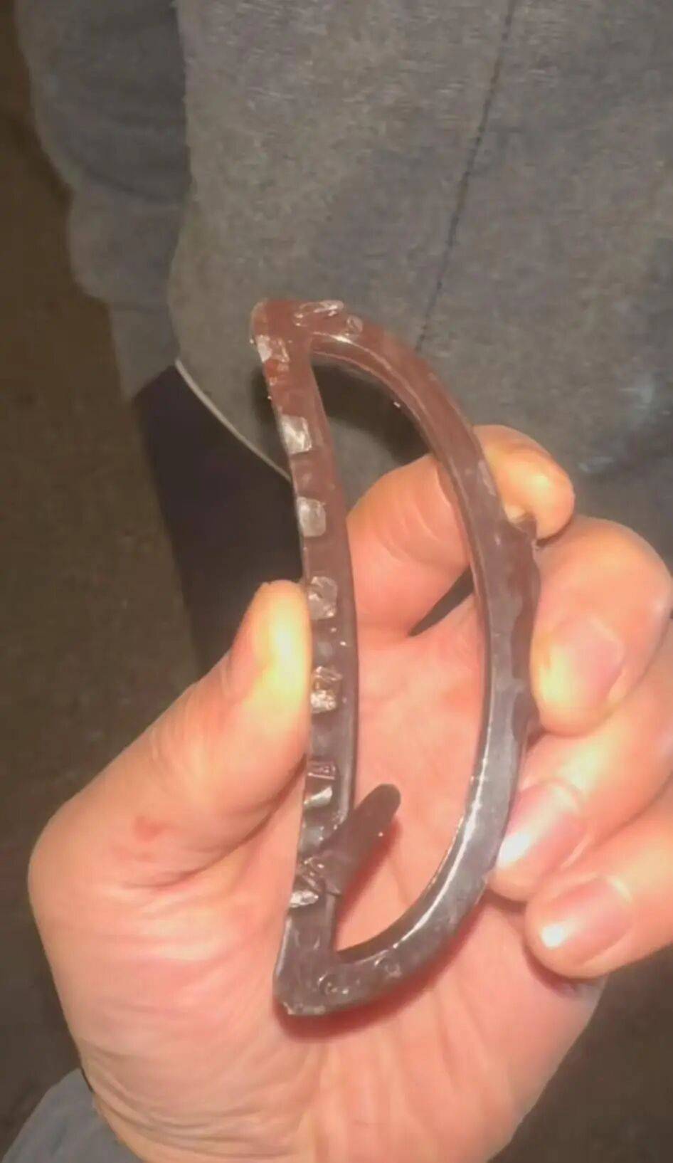 后脑勺缝了9针！女生这些场景戴它<strong></p>
<p>中国医药股票</strong>，等于顶了个“凶器”？