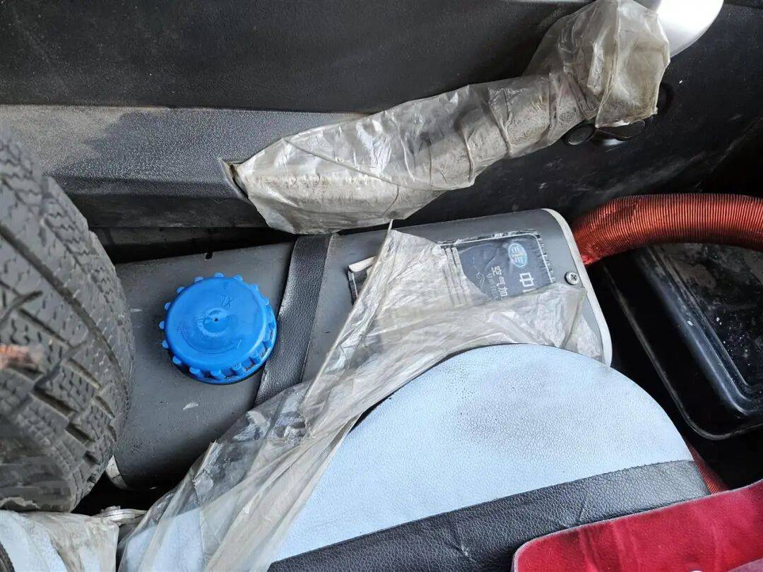 零下30℃的漠河骑手怎么送外卖？驾驶带柴暖的“老头乐”<strong></p>
<p>中国医药股票</strong>，车厢内温度达20℃防止餐食被冻