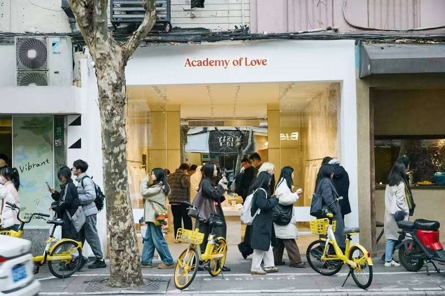 法国人在上海开店<strong></p>
<p>宇通客车股票</strong>,只卖白色衣服竟然火了丨上海滩上洋掌柜