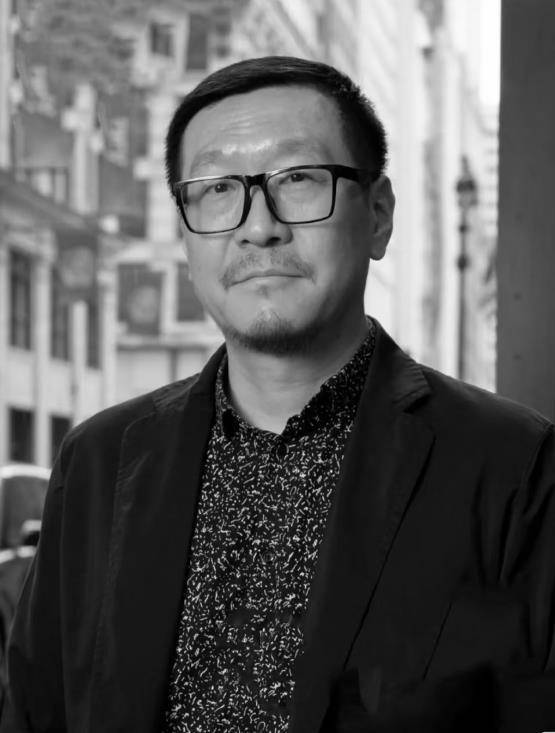 45岁著名建筑教育家王飞在伦敦意外去世<strong></p>
<p>宇通客车股票</strong>，学生悲痛怀念：在建筑最赚钱时，他选择了做老师