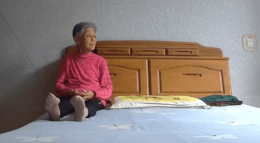 女子晒照对比奶奶自爷爷去世9个月后变化：再也不是时髦的老太太了<strong></p>
<p>宇通客车股票</strong>，评论区泪目