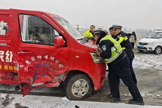 外交部发言人毛宁点赞山东德州交警<strong></p>
<p>东鹏饮料股票</strong>!