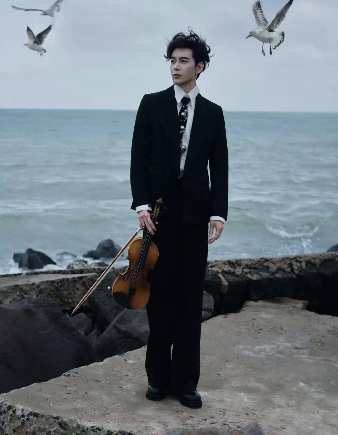 赵露思戴独一无二高珠<strong></p>
<p>金力永磁股票</strong>，周也女战神……明星们的“海口团建”造型也太美了