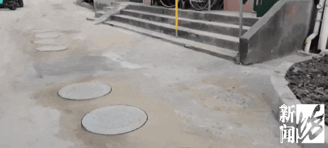 太夸张！上海人比比谁家楼下井盖多！有人家门口100个<strong></p>
<p>爱施德股票</strong>，“走路难！到处都像贴膏药”...