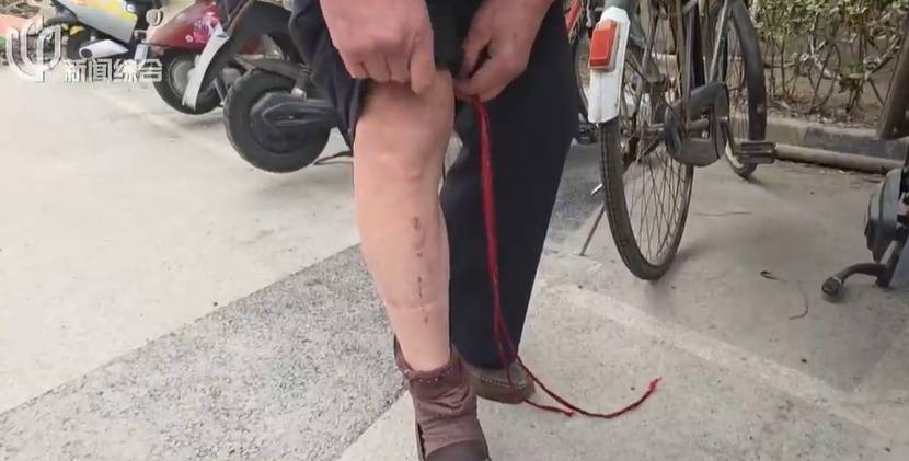 太夸张！上海人比比谁家楼下井盖多！有人家门口100个<strong></p>
<p>爱施德股票</strong>，“走路难！到处都像贴膏药”...