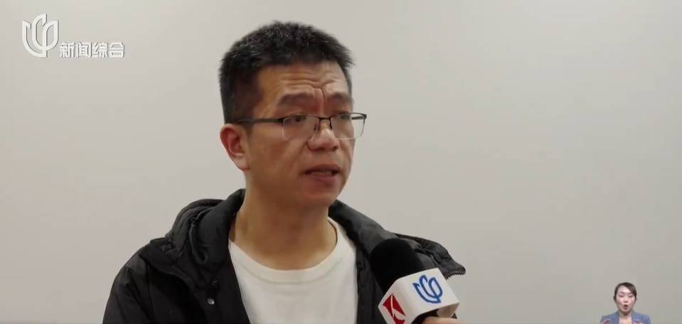 太夸张！上海人比比谁家楼下井盖多！有人家门口100个<strong></p>
<p>爱施德股票</strong>，“走路难！到处都像贴膏药”...