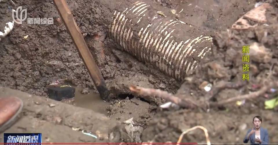 太夸张！上海人比比谁家楼下井盖多！有人家门口100个<strong></p>
<p>爱施德股票</strong>，“走路难！到处都像贴膏药”...