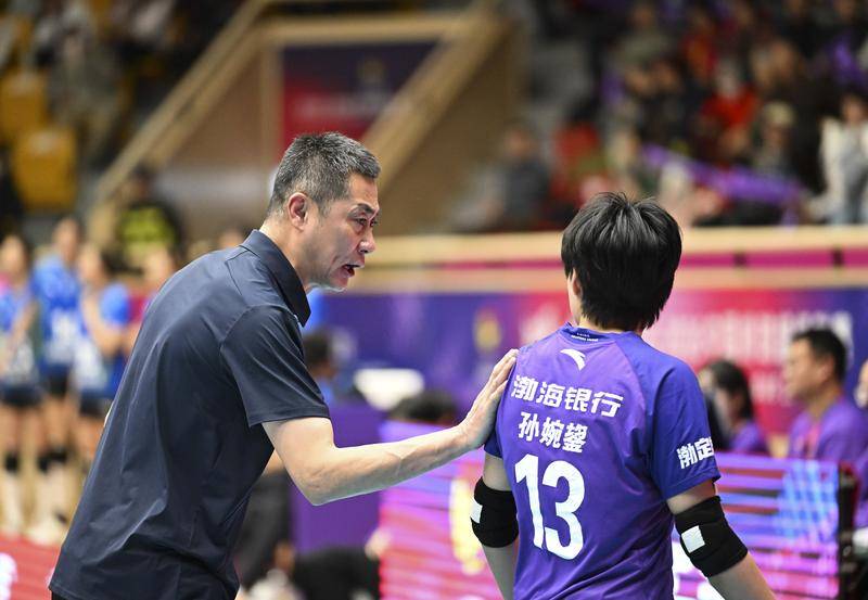 女排联赛-吴梦洁35分江苏连追三局3-2天津 上海3-0辽宁