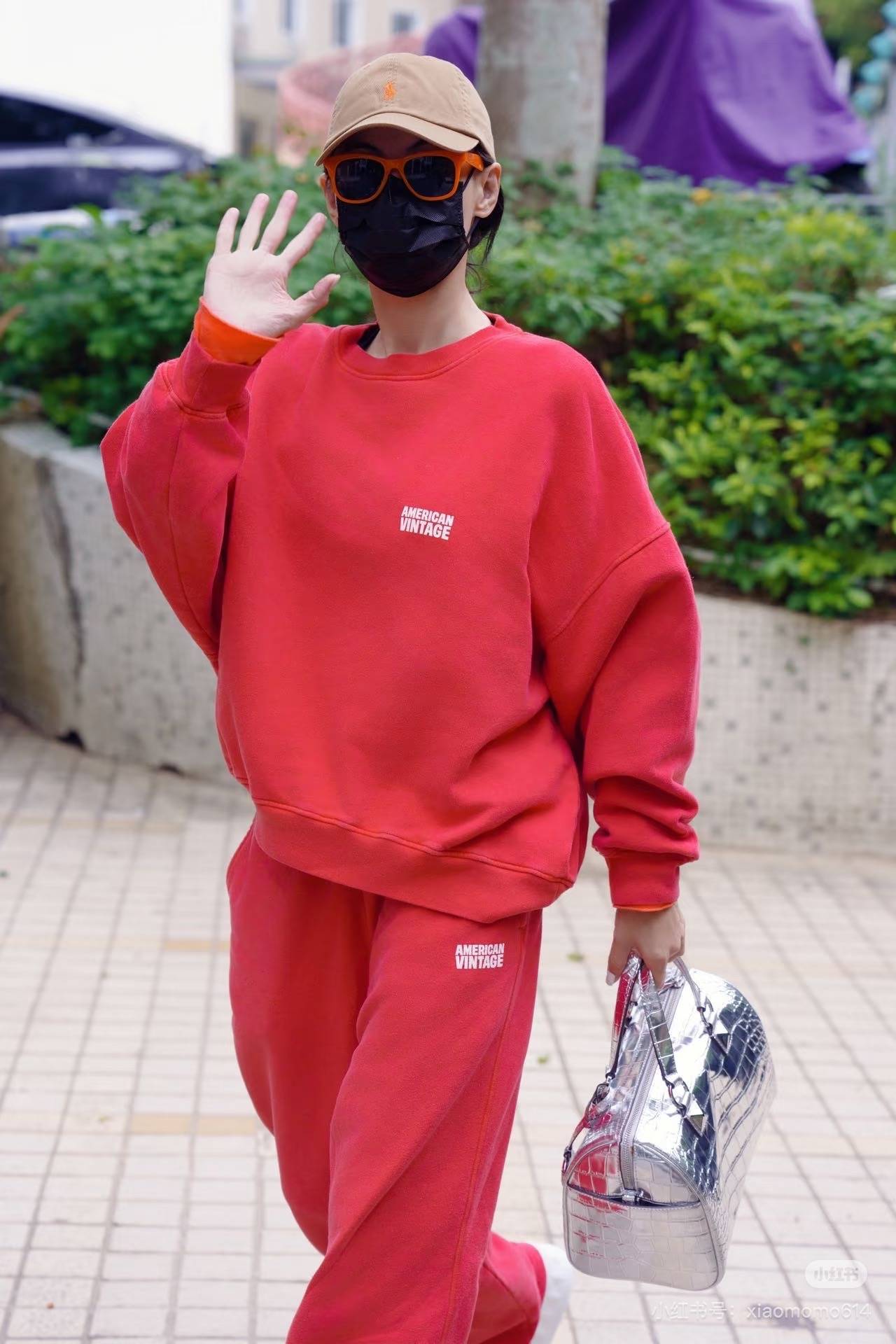 45岁张柏芝把自己穿成20岁少女<strong></p>
<p>爱施德股票</strong>,《一路繁花2》谁能不被她惊艳?