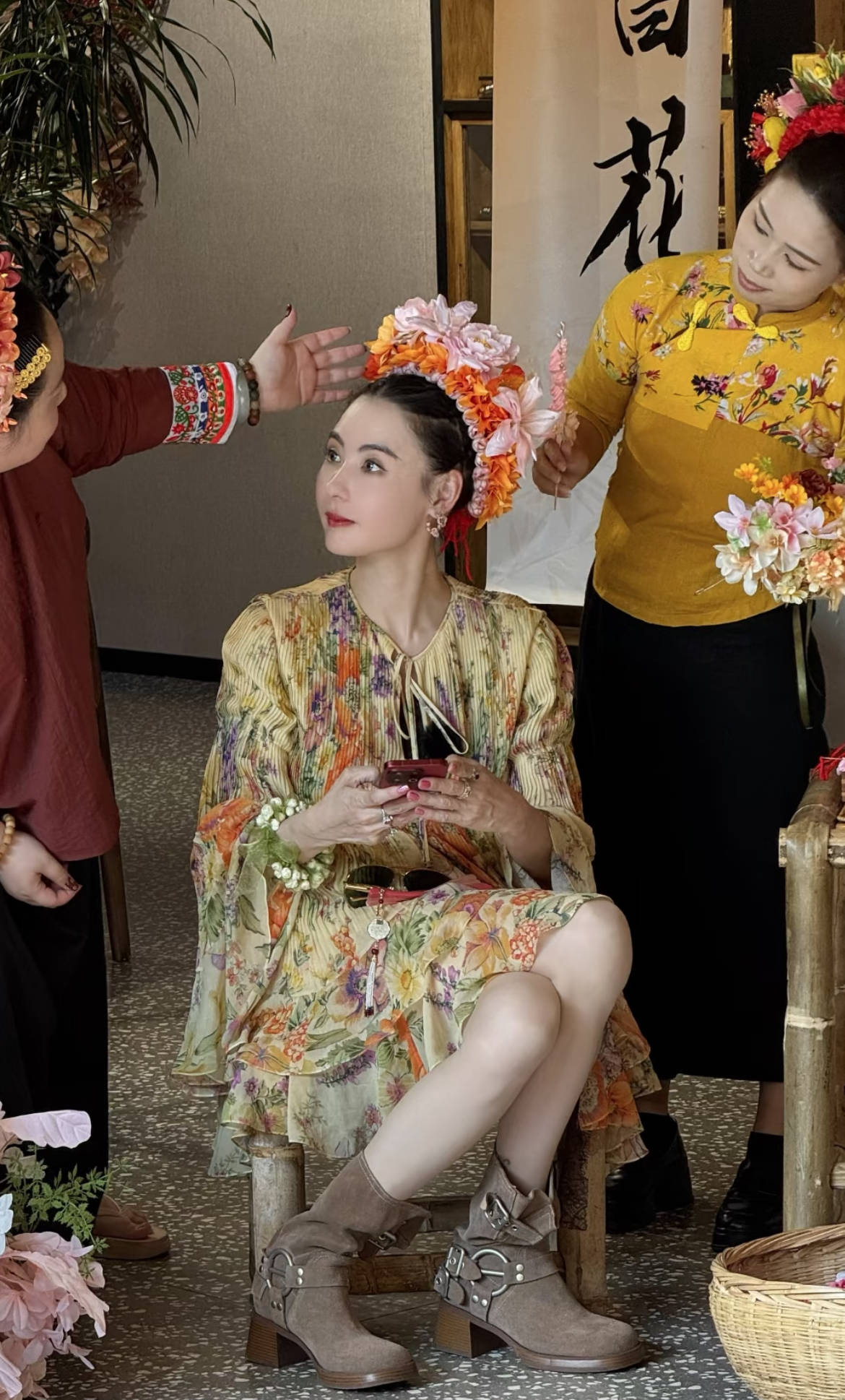 45岁张柏芝把自己穿成20岁少女<strong></p>
<p>爱施德股票</strong>,《一路繁花2》谁能不被她惊艳?