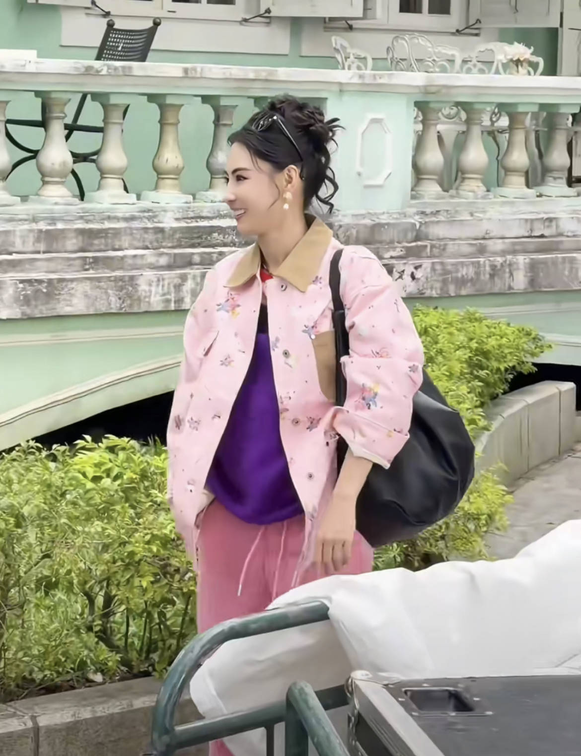 45岁张柏芝把自己穿成20岁少女<strong></p>
<p>爱施德股票</strong>,《一路繁花2》谁能不被她惊艳?