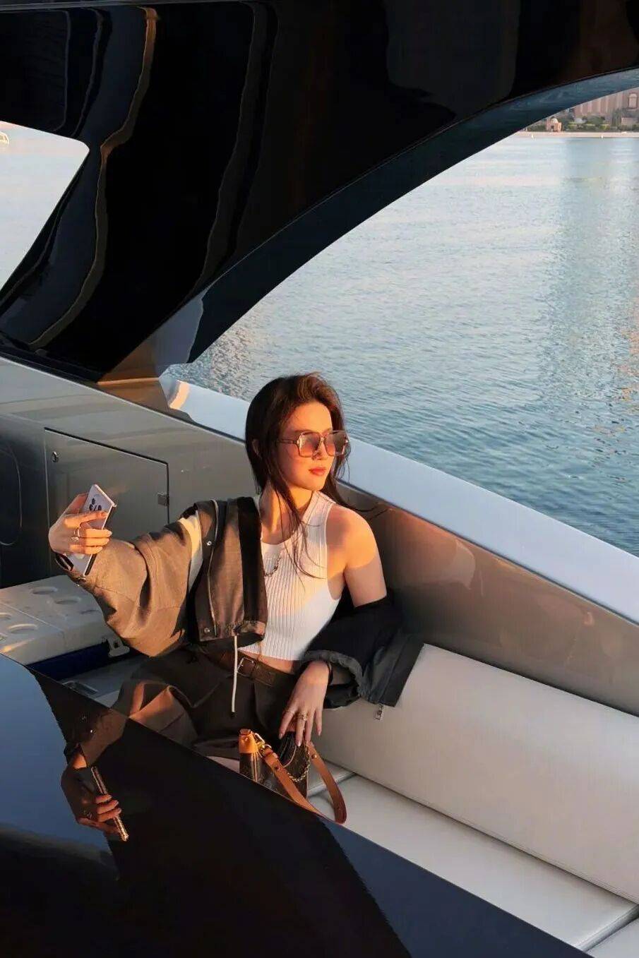 大腿壮壮的<strong></p>
<p>爱施德股票</strong>，是真好啊