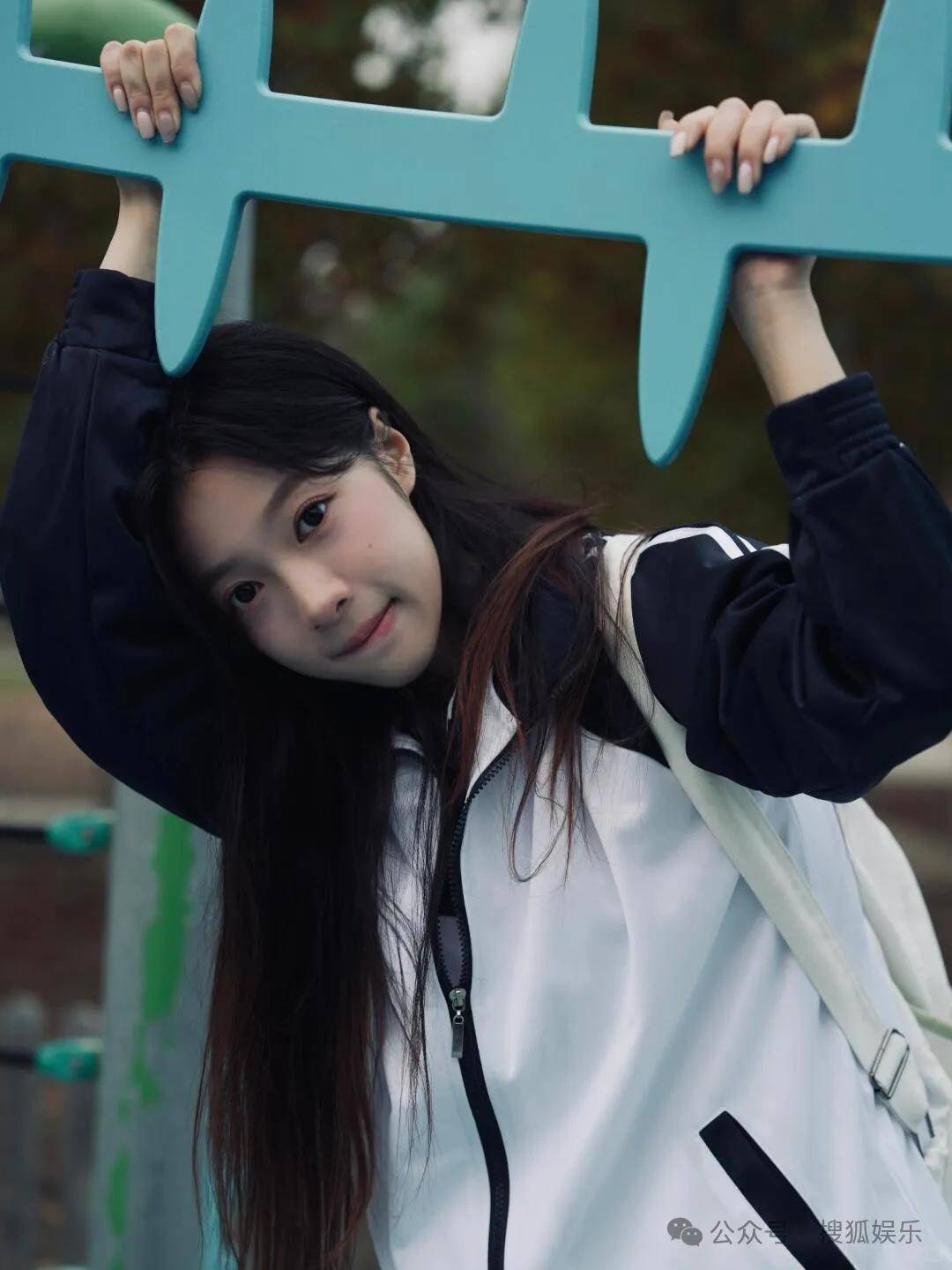 刚开年又曝一对相差15岁的恋情？他这一周两段绯闻真是连环暴击啊<strong></p>
<p>中天科技股票</strong>！