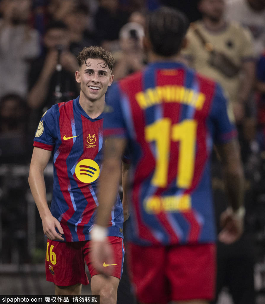 巴塞罗那3-2皇家马德里：拉什福德在西班牙超级杯决赛中夺得离开曼联后的首个奖杯