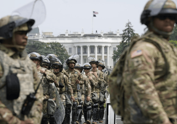 70枚导弹全中，72小时内，美军发起行动？俄外长反手撂下一句狠话