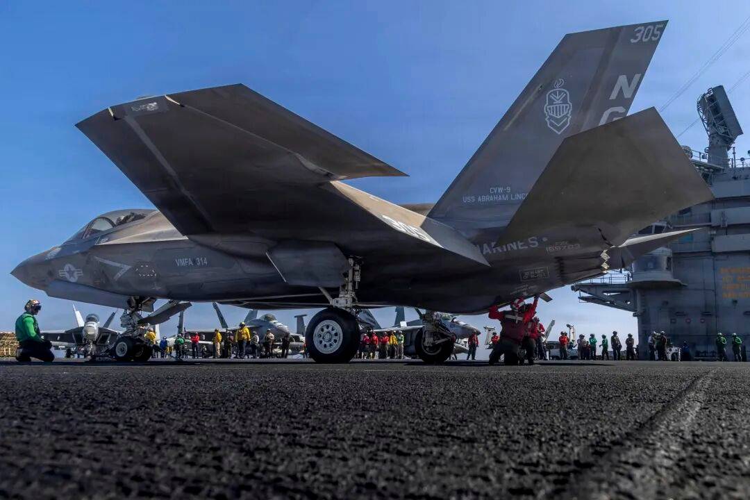 美军最大航母“福特”号停靠希腊<strong></p>
<p>漫步者股票</strong>，650个厕所坏了近9成，舰员上厕所排队要四五十分钟