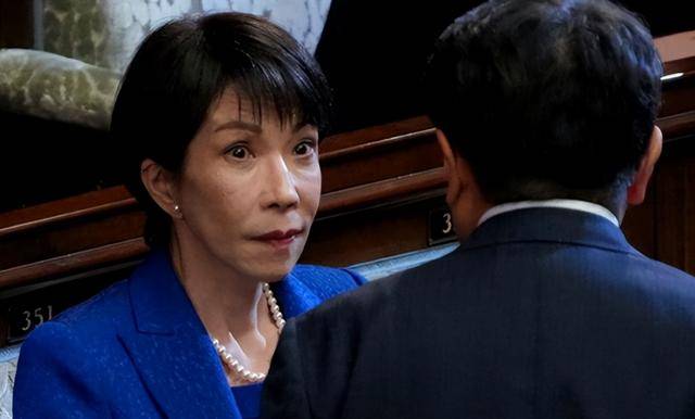 日本物价全线失控,这回高市早苗扛不住了,开启了“割肉救命”之路!