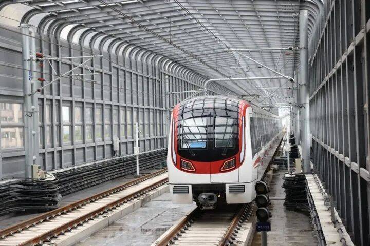 南京首条跨省地铁开通！乘客说：“我坐地铁不去哪里<strong></p>
<p>白云山股票</strong>，就是高兴！”